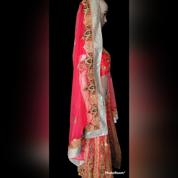 Indian dress - Picture 3 of 8